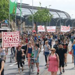 Rund 900 Menschen zogen friedlich vom Hauptbahnhof nach St. Pauli